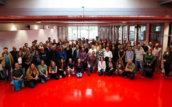 C’est la rentrée à l’école d’architecture de Nancy !

Le séminaire de rentrée avec les enseignants et enseignantes et les équipes des services s’est tenu jeudi 4 septembre : La matinée était dédiée aux informations de la direction, aux présentations des services, de leur actualité pour cette nouvelle année universitaire. L’après-midi proposait entre autres aux enseignants une réflexion sur la maquette pédagogique du cycle master et des conseils de semestres licence et master.

Cette année, l’école d’architecture de Nancy inaugure sa nouvelle maquette pédagogique pour les 1ere année du cycle Licence.

#ecolearchinancy #enseignementsupérieur #rentrée2025 #architecture #ecolearchitecture @culture_gouv