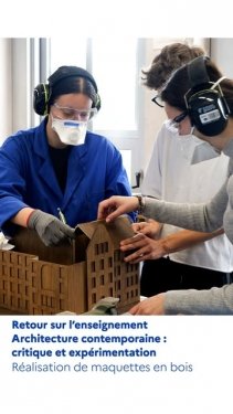 Retour sur l'enseignement Architecture contemporaine : critique et expérimentation encadré par Pierre Pierre Maurer, Anne Scheou et Vianney Leheup à l' Ecole Nationale Supérieure d'Architecture de Nancy en 3e année de cycle licence.

 🪚 📐 🔨 Réalisation des maquettes analytiques en bois d'architectures contemporaines considérées pour l'exercice comme objets d’études, la maquette en étant le projet.
https://www.youtube.com/watch?v=S9HzefncFCc

Visites de site, études, échanges avec les enseignants, fabrication à l'atelier de maquettage SMLXL à l'école, rendus devant le jury...
📌 𝗘𝘅𝗽𝗼𝘀𝗶𝘁𝗶𝗼𝗻 𝗱𝗲𝘀 𝗺𝗮𝗾𝘂𝗲𝘁𝘁𝗲𝘀 𝗯𝗼𝗶𝘀 𝗮̀ 𝗹'𝗲́𝗰𝗼𝗹𝗲 𝗱'𝗮𝗿𝗰𝗵𝗶𝘁𝗲𝗰𝘁𝘂𝗿𝗲 𝗱𝗲 𝗡𝗮𝗻𝗰𝘆 
📅 𝗱𝘂 𝟭𝟱 𝘀𝗲𝗽𝘁𝗲𝗺𝗯𝗿𝗲 𝗮𝘂 𝟭𝟬 𝗼𝗰𝘁𝗼𝗯𝗿𝗲 𝟮𝟬𝟮𝟱
📍 𝟮, 𝗿𝘂𝗲 𝗕𝗮𝘀𝘁𝗶𝗲𝗻-𝗟𝗲 𝗽𝗮𝗴𝗲 𝗮̀ 𝗡𝗮𝗻𝗰𝘆

💡 Temps fort dans leur cursus au sein de l’école, l’exercice proposé à la promotion d’étudiants et étudiantes architectes consiste à produire une maquette analytique d’un édifice existant d’un architecte dont ils ont étudié largement la pratique. Il vise à mettre en exergue les ressorts singuliers d’un édifice. C’est un projet savant d’analyse et de critique. Faire une maquette d’un bâtiment déjà construit place l’édifice comme objet d’étude, la maquette est le projet. Matériaux, échelles, choix des plans de coupe et des angles de vue, couleurs… l’ensemble de leurs choix y fait sens et renvoie à l’impression d’une oeuvre à part entière qui en fait découvrir une autre ou la réinvente. L’objectif de cet enseignement est très lié aux valeurs fondatrices de l’école d’architecture de Nancy, faire dialoguer pratique et théorie, initier les étudiants à une approche scientifique, développer une approche critique aux prises avec les questions disciplinaires et tournées vers le projet.

#teamarchi #architecture #bois #enseignementsuperieur @culture_gouv