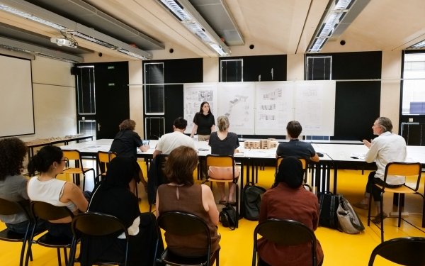 [Soutenances PFE] Dernières heures avant la clôture des soutenances publiques des projets de fin d'études pour les étudiantes et étudiants de la 2e année du cycle Master de l'Ecole Nationale Supérieure d'Architecture de Nancy 

Félicitations à toutes et tous pour cette étape cruciale dans leurs parcours d'études en architecture qui aboutit à l'obtention du diplôme d'état d'architecte conférant le grade de master. 

Un grand merci à l'ensemble des jurys mobilisés pour évaluer les projets et nourrir par leurs échanges et questionnements les réflexions des futurs professionnels.

L'école d'architecture accueillera la promotion sortante avec plaisir pour la remise de diplômes et éventuellement pour de prochaines étapes en HMONP ou spécialités post-DEA ou recherche.

@culture_gouv 

#archinancy #ecolearchitecture #ecolearchinancy #architecture #enseignement #enseignementsup #enseignementsuperieur #projet #projetarchitecture #formation #teamarchi #jury #PFE