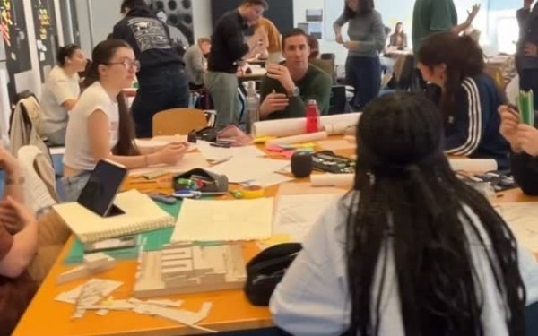 [ATELIER TRANSVERSAL DE PROJET] Pendant une semaine, les étudiantes et étudiants de l’ Ecole Nationale Supérieure d’Architecture de Nancy sont rassemblés en groupes inter-promo pour concevoir leurs projets d’architecture en répondant à un sujet. Sujet ATP#2026 : Que pourrait devenir le bâtiment situé rue Bastien-Lepage s’il n’était plus une école ? 8 programmes hybrides sont soumis à la créativité des 400 étudiants et étudiantes. A eux d’imaginer des réponses architecturales pour de nouveaux usages #teamarchi #enseignementsuperieur #ecolearchinancy #ecolearchitecture