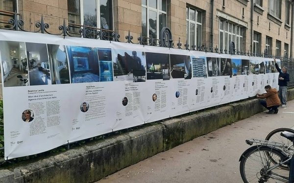 Des rêves d'architecture sur une grille ... ?
À découvrir devant l'école d'architecture de Nancy - avenue Boffrand.
@culture_gouv
#ecolearchinancy #ecolearchitecturenancy #ecolearchitecture #architecture #architectureschool #expo #expoarchitecture #expositionarchitecture